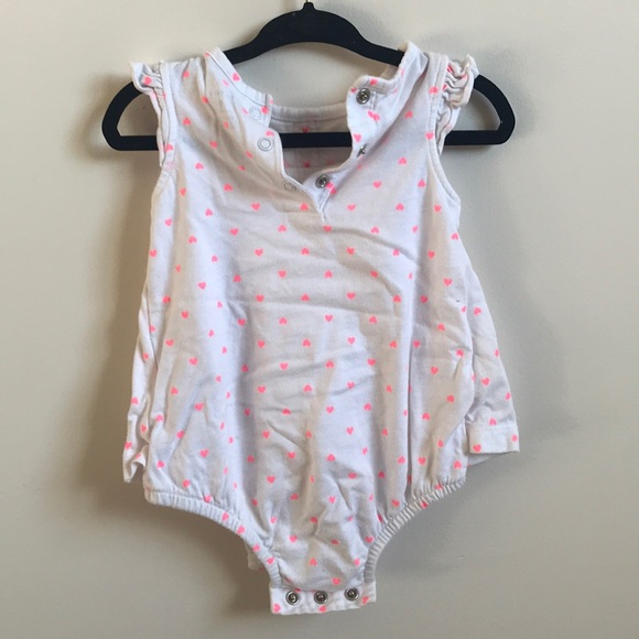 White romper suit w pink hearts - Picture 2 of 2